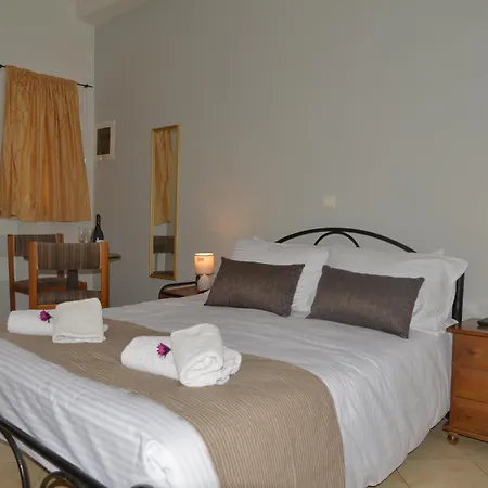 Tonia Kontogialos 3*