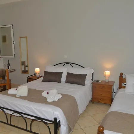 Tonia Kontogialos מלון דירות