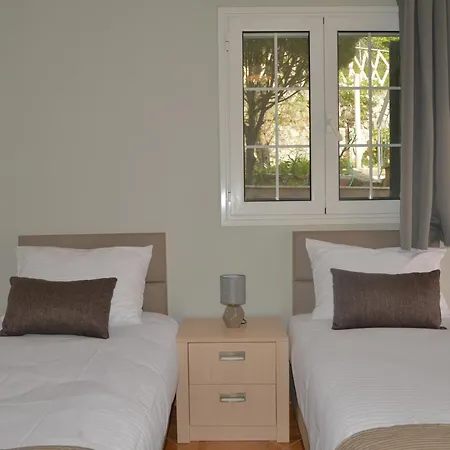 Tonia Kontogialos מלון דירות פלקאס