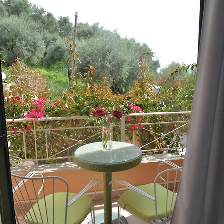 מלון דירות Tonia Kontogialos פלקאס