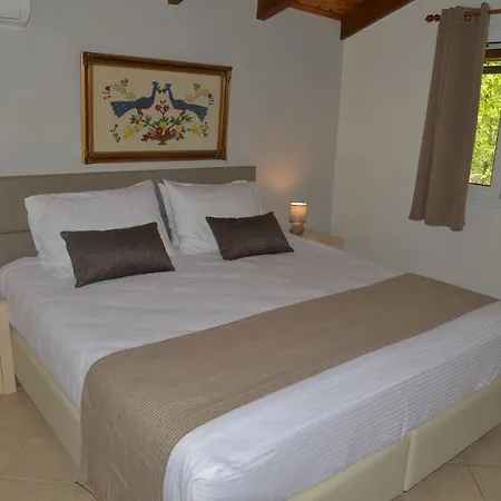 מלון דירות Tonia Kontogialos 3*