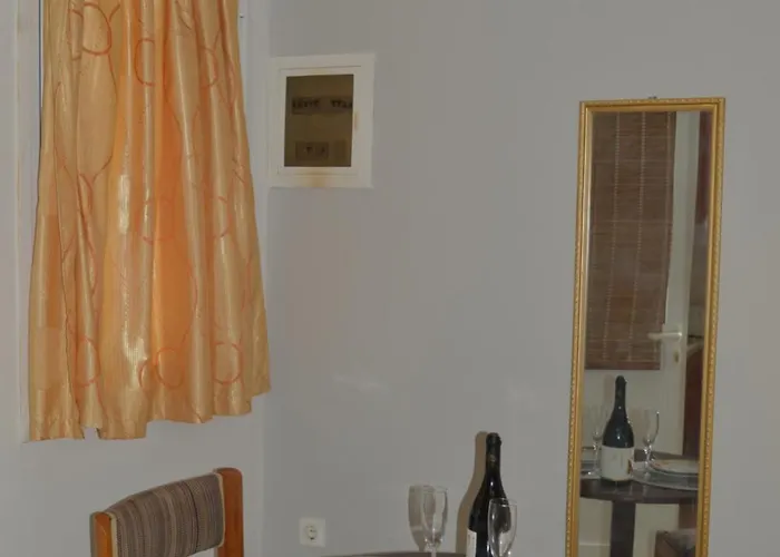 Tonia Kontogialos 公寓式酒店 3*